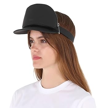BURBERRY サンバイザー BURBERRY Black Zip Detail Visor Hat, Size Small at Amazon